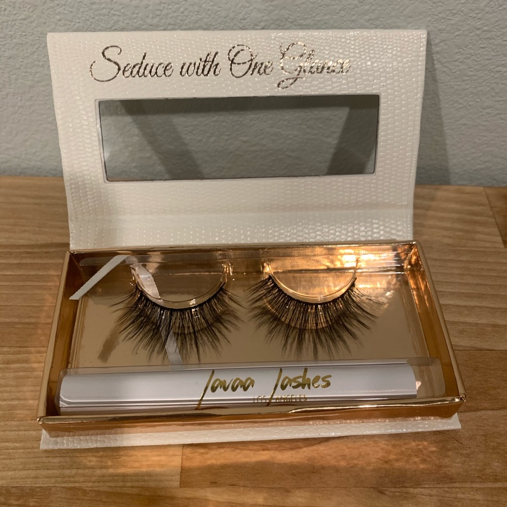 NIB Lavaa Lashes